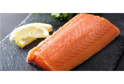 סלמון שלם מפולט נורבגי אמיתי